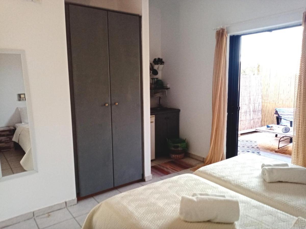 Votsalon Beach House Katastarion Bagian luar foto